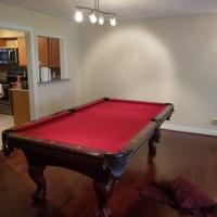 Beautiful 8' Pool Table